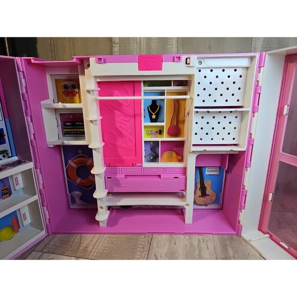 Barbie Dream Closet Playset HBV28 2021 Mattel Pink Fold-Out Closet w/ Hangers - Picture 4 of 15